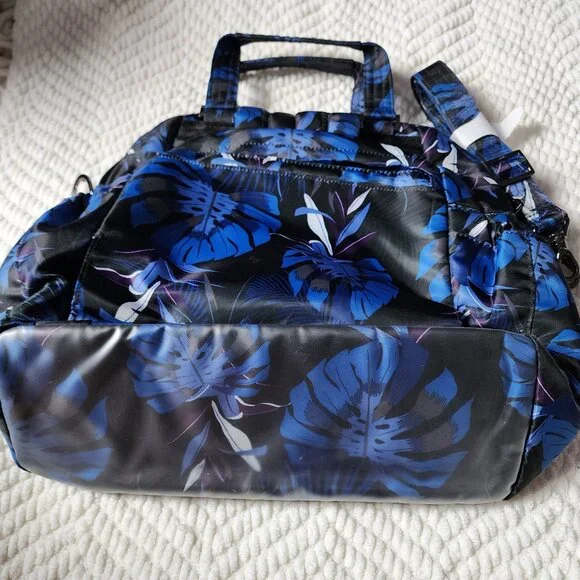 LUG Canter Convertible Crossbody Backpack - Botanical Black - Picture 4 of 8